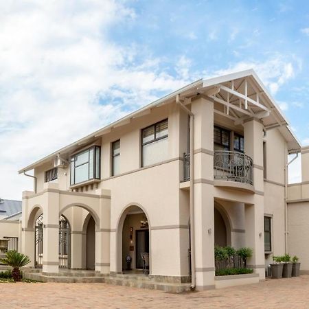 Adato Guesthouse Potchefstroom Esterno foto