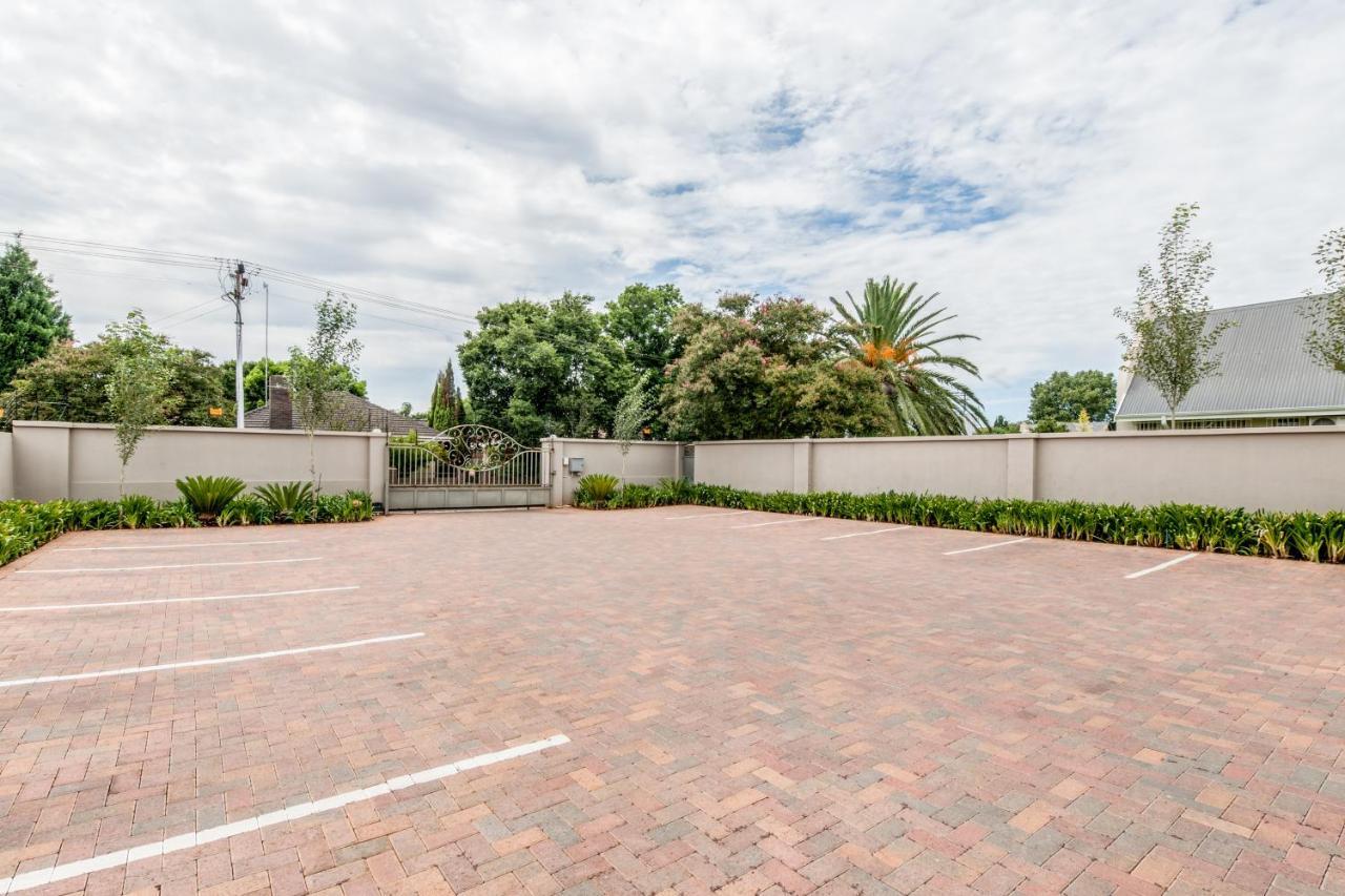 Adato Guesthouse Potchefstroom Esterno foto