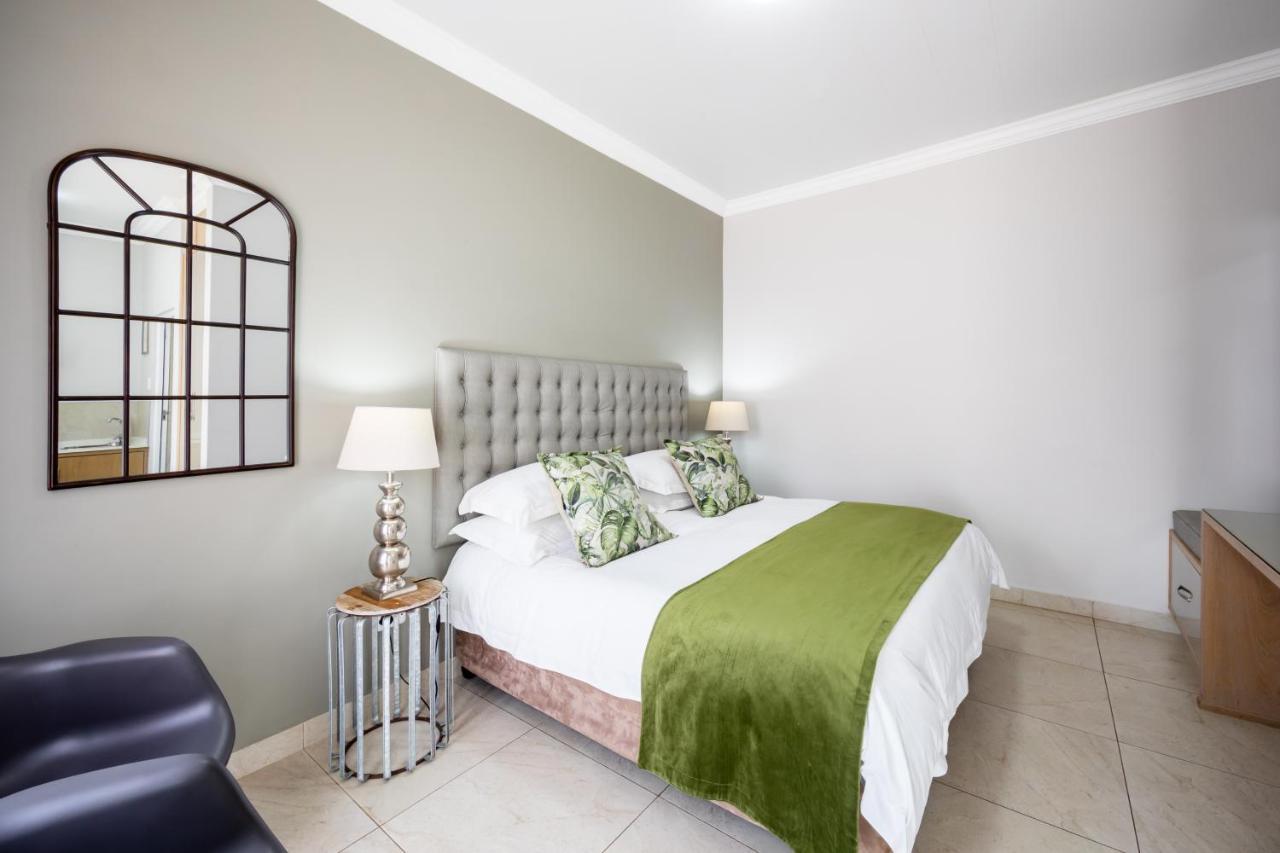 Adato Guesthouse Potchefstroom Esterno foto