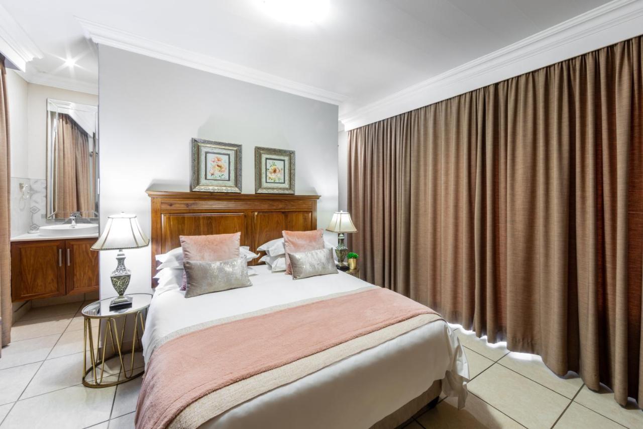 Adato Guesthouse Potchefstroom Esterno foto