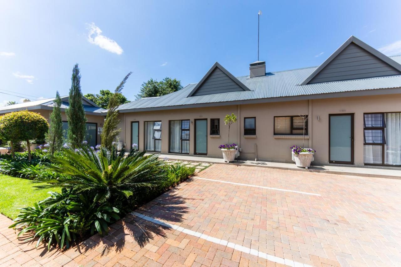 Adato Guesthouse Potchefstroom Esterno foto