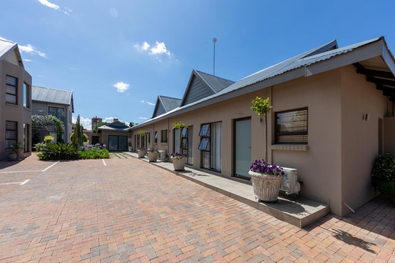 Adato Guesthouse Potchefstroom Esterno foto