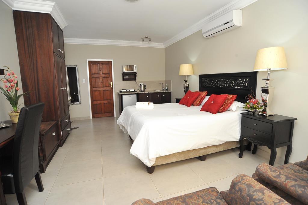 Adato Guesthouse Potchefstroom Esterno foto